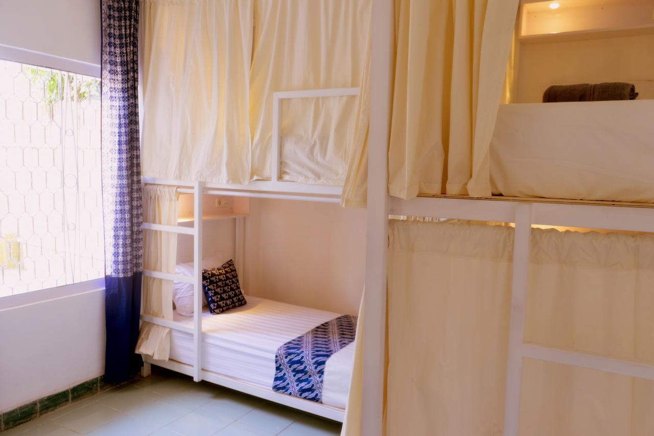 Pondok Sare Hostel ยอกยาการ์ตา ภายนอก รูปภาพ