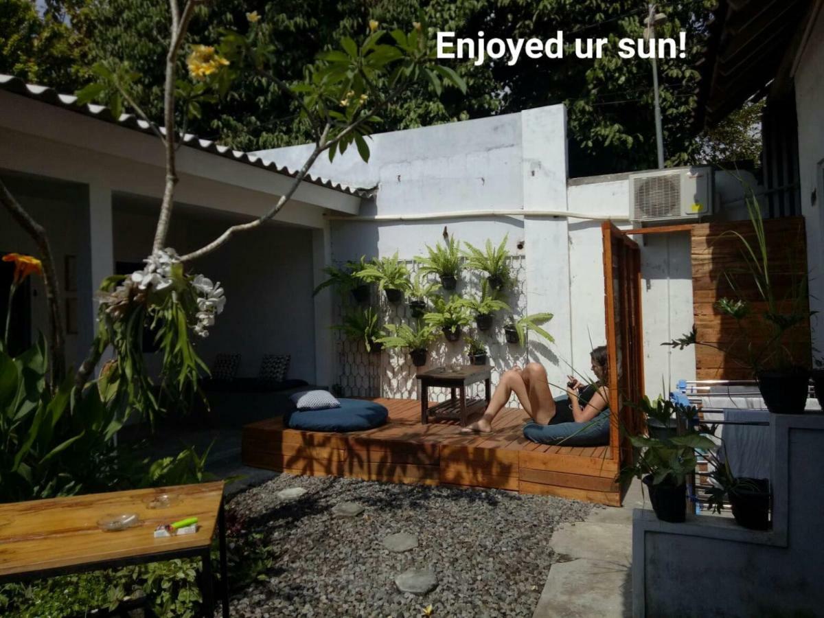 Pondok Sare Hostel ยอกยาการ์ตา ภายนอก รูปภาพ